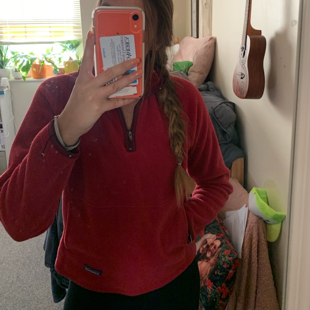 cozy red patagonia women’s synchilla (size small)